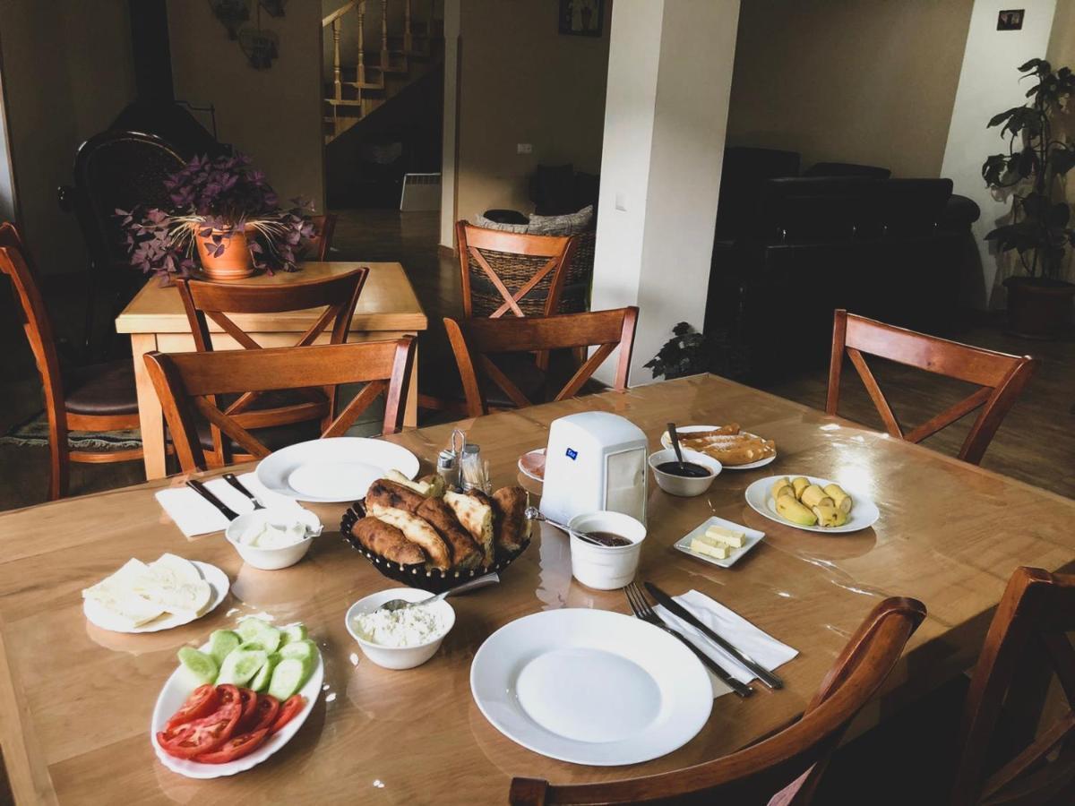 Family Hotel Kala Mestia Zewnętrze zdjęcie